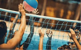 ＂指针划过周六早晨10点，车链转动的声响撞碎薄雾。