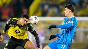 亚特兰大4-0十人热那亚晋级意杯8强，吉姆西蒂、德容恩破门